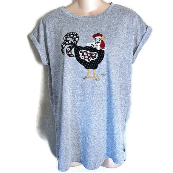 cactus + pearl Tops - Cactus + Pearl Rooster Applique Gray Tee Size Women's Small